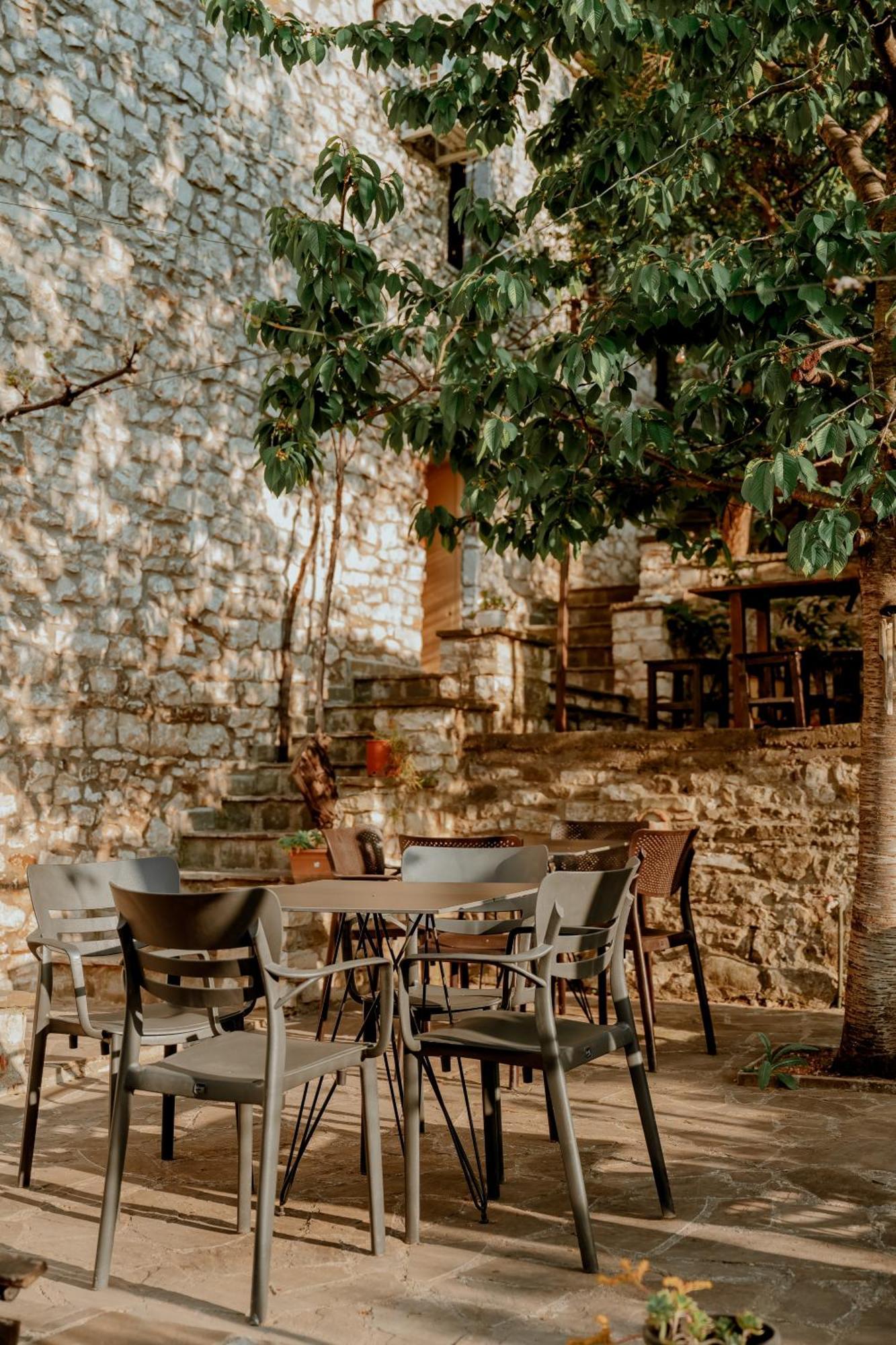 Berat Backpackers Hostel Exterior foto